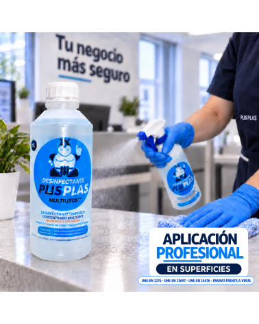 Aplicación profesional de Desinfectante PLIS PLAS Multiusos Pro en superficies
